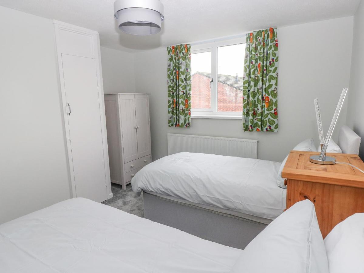 21 Sandfield Road Villa Burry Port Exteriör bild