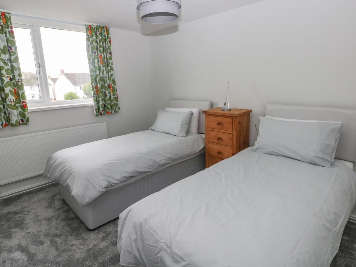 21 Sandfield Road Villa Burry Port Exteriör bild